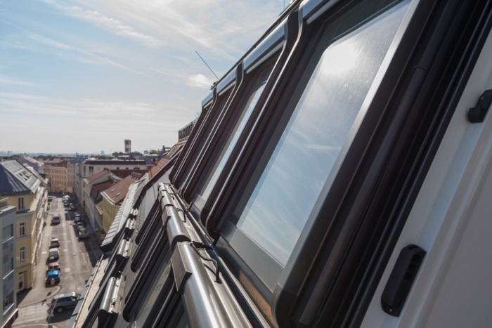 Toit avec fenêtre de toit Designo I8 en PVC